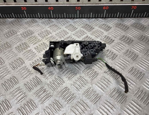 Ручка открывания багажника Mercedes C (W203) 2000-2004  Mercedes C C (W203) 2000-2004