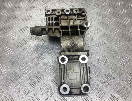 Кронштейн генератора Hyundai Sonata V (NF) 2005-2010  Hyundai Sonata Sonata V (NF) 2005-2010