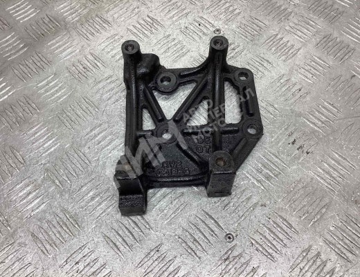 Кронштейн компрессора кондиционера Kia Carnival I (GQ) 1998-2006  Kia Carnival Carnival I (GQ) 1998-2006