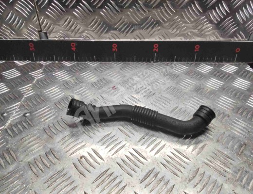 Патрубок вентиляции картера Volkswagen Passat B5 (3B) 1996-2000  Volkswagen Passat Passat B5 (3B) 1996-2000