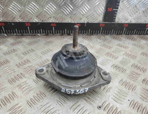 Подушка крепления двигателя Audi 80 B4 (8C) 1991-1995  Audi 80 80 B4 (8C) 1991-1995