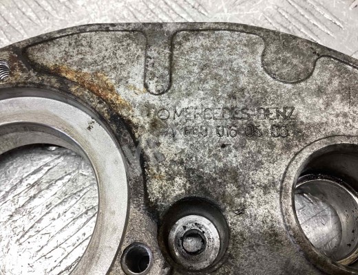 Крышка распредвала Mercedes A (W168) 1997-2004  Mercedes A A (W168) 1997-2004