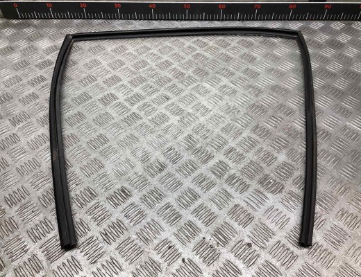 Уплотнитель стекла двери (бархотка) Mazda 6 I (GG) 2002-2005  Mazda 6 6 I (GG) 2002-2005