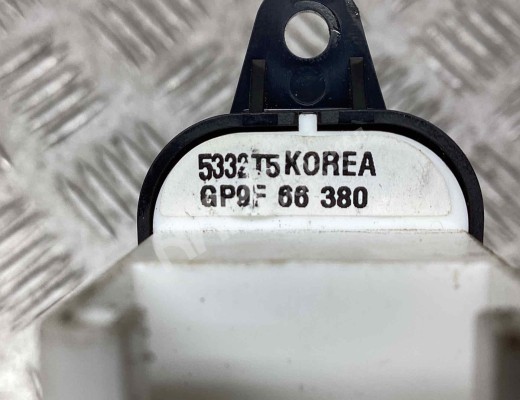 Кнопка стеклоподъемника заднего левого Mazda 6 I (GG) 2002-2005  Mazda 6 6 I (GG) 2002-2005