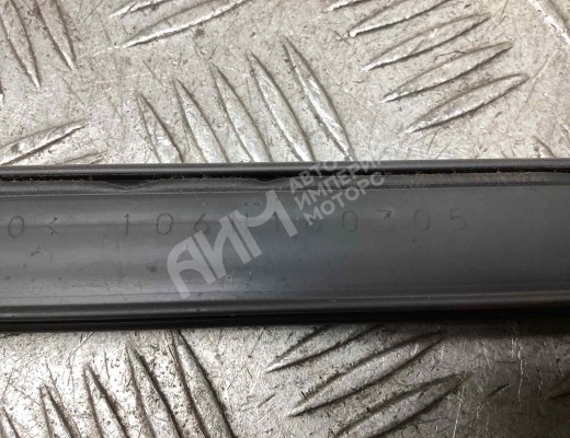 Молдинг стекла двери передней правой внутренний Mitsubishi Outlander XL II (CW) 2007-2012  Mitsubishi Outlander Outlander XL II (CW) 2007-2012