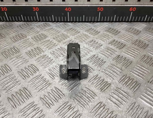 Замок двери задней правой Volkswagen Caddy II (9K) 1995-2003  Volkswagen Caddy Caddy II (9K) 1995-2003