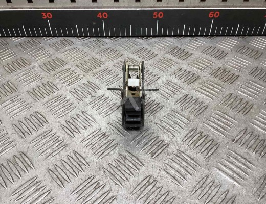 Замок двери задней правой Volkswagen Caddy II (9K) 1995-2003  Volkswagen Caddy Caddy II (9K) 1995-2003