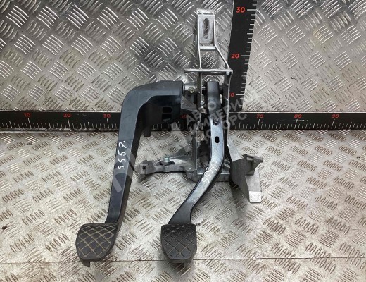 Узел педальный (блок педалей) Audi A4 B6 (8EC, 8E5) 2000-2004  Audi A4 A4 B6 (8EC, 8E5) 2000-2004