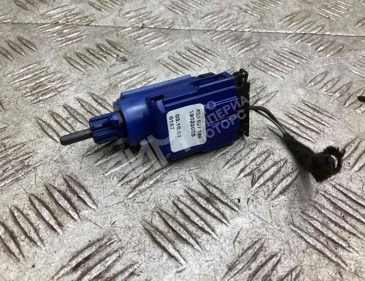 Датчик педали тормоза (лягушка) Audi A4 B6 (8EC, 8E5) 2000-2004  Audi A4 A4 B6 (8EC, 8E5) 2000-2004