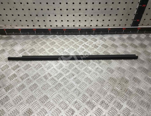 Молдинг стекла двери задней левой наружный Ford Focus I 2001-2005 рестайлинг  Ford Focus Focus I 2001-2005 рестайлинг