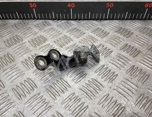 Петля двери задней левой Ford Focus I 2001-2005 рестайлинг  Ford Focus Focus I 2001-2005 рестайлинг