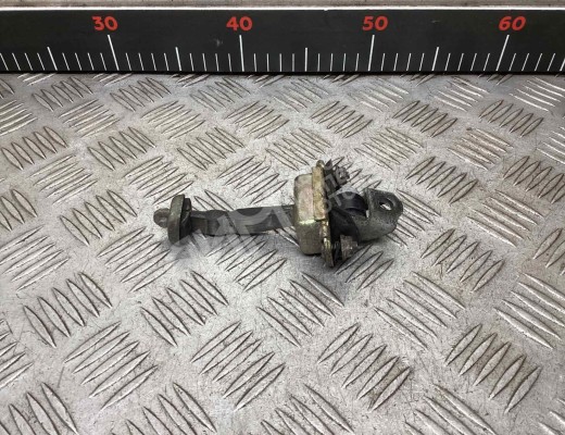 Ограничитель открывания двери задней Ford Focus I 2001-2005 рестайлинг  Ford Focus Focus I 2001-2005 рестайлинг