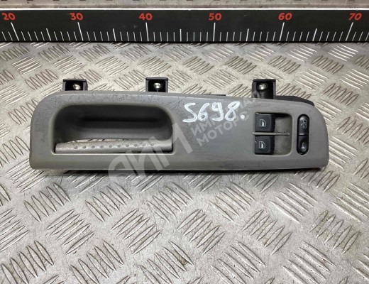 Блок управления стеклоподъемниками Volkswagen Passat B5+ (3B) 2000-2005 рестайлинг  Volkswagen Passat Passat B5+ (3B) 2000-2005 рестайлинг