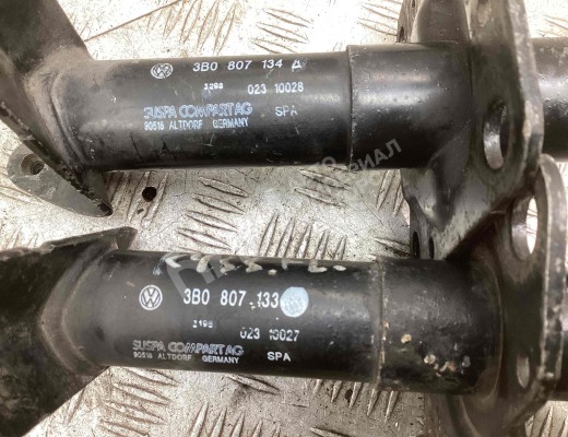 Кронштейн крепления бампера переднего Volkswagen Passat B5 (3B) 1996-2000  Volkswagen Passat Passat B5 (3B) 1996-2000