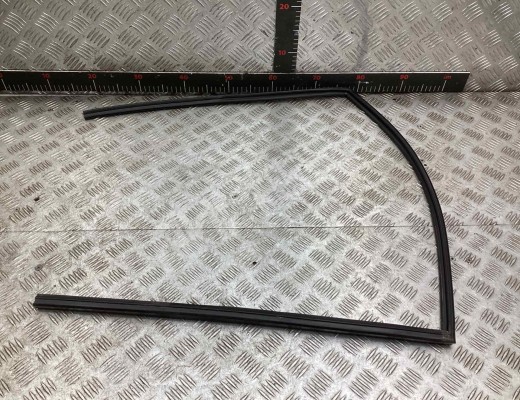 Уплотнитель стекла двери (бархотка) Mazda 6 I (GG) 2002-2005  Mazda 6 6 I (GG) 2002-2005