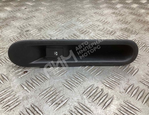 Кнопка стеклоподъемника заднего правого Renault Espace IV 2002-2006  Renault Espace Espace IV 2002-2006