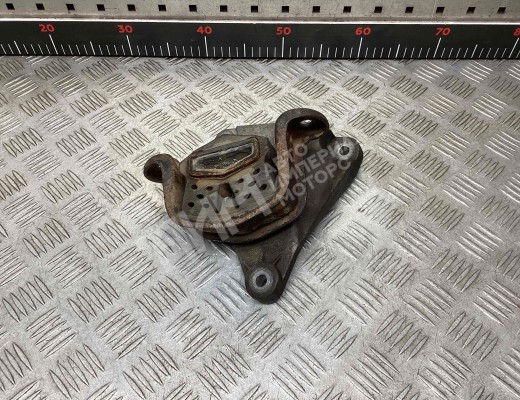 Подушка крепления КПП Volkswagen Transporter T5 (7H) 2003-2015  Volkswagen Transporter Transporter T5 (7H) 2003-2015
