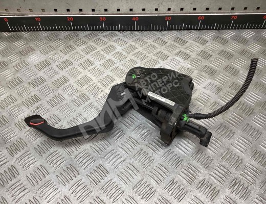 Педаль сцепления Volkswagen Caddy III (2K) 2004-2010  Volkswagen Caddy Caddy III (2K) 2004-2010