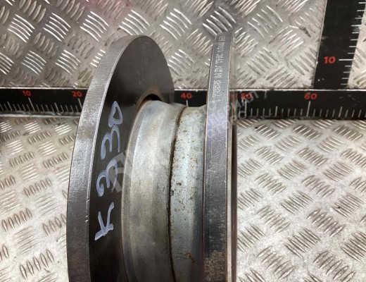 Диск тормозной задний Audi A4 B6 (8EC, 8E5) 2000-2004  Audi A4 A4 B6 (8EC, 8E5) 2000-2004