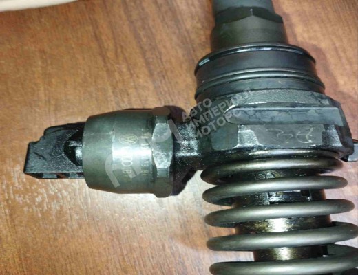 Форсунка Volkswagen Passat B5+ (3B) 2000-2005 рестайлинг  Volkswagen Passat Passat B5+ (3B) 2000-2005 рестайлинг