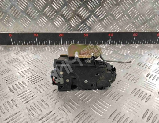 Замок двери передней левой Audi A6 C5 (4B) 1997-2001  Audi A6 A6 C5 (4B) 1997-2001
