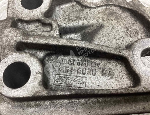 Кронштейн двигателя Volvo V50 (MW) 2003-2007  Volvo V50 V50 (MW) 2003-2007