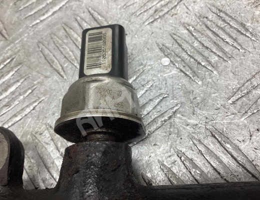 Топливная рампа Volvo V50 (MW) 2003-2007  Volvo V50 V50 (MW) 2003-2007