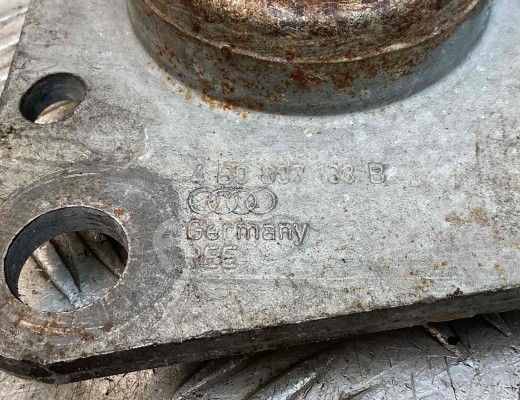 Кронштейн крепления бампера переднего Audi A6 C5 (4B) 1997-2001  Audi A6 A6 C5 (4B) 1997-2001