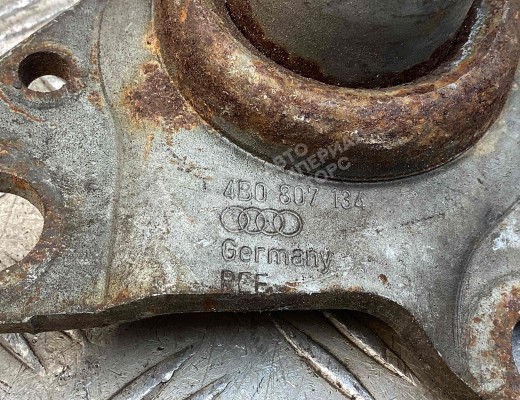 Кронштейн крепления бампера переднего Audi A6 C5 (4B) 1997-2001  Audi A6 A6 C5 (4B) 1997-2001