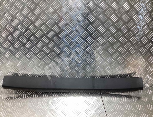 Обшивка крышки багажника BMW 3-Series (E46) 2001-2005 рестайлинг  BMW 3-Series 3-Series (E46) 2001-2005 рестайлинг