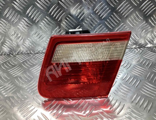Фонарь крышки багажника правый BMW 3-Series (E46) 2001-2005 рестайлинг  BMW 3-Series 3-Series (E46) 2001-2005 рестайлинг