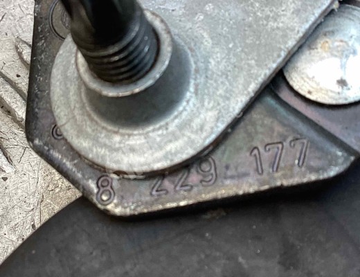 Ответная часть замка багажника BMW 3-Series (E46) 2001-2005 рестайлинг  BMW 3-Series 3-Series (E46) 2001-2005 рестайлинг