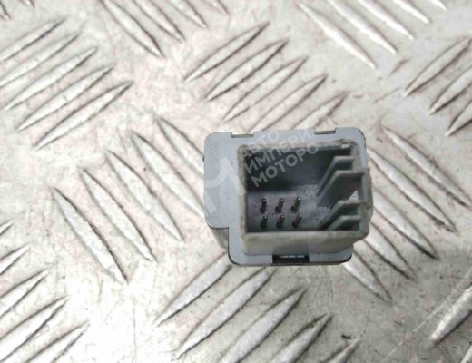 Кнопка стеклоподъемника Volkswagen Polo IV (9N) 2001-2005  Volkswagen Polo Polo IV (9N) 2001-2005