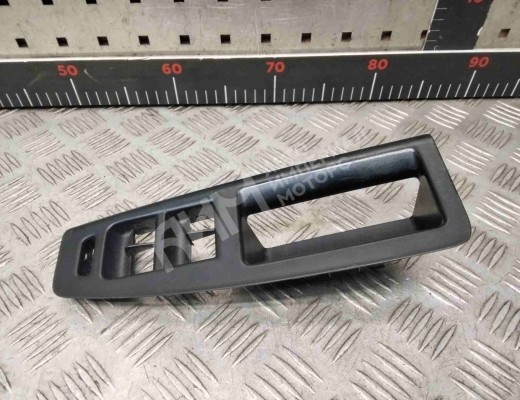 Ручка внутренняя передняя левая Volkswagen Polo IV (9N) 2001-2005  Volkswagen Polo Polo IV (9N) 2001-2005