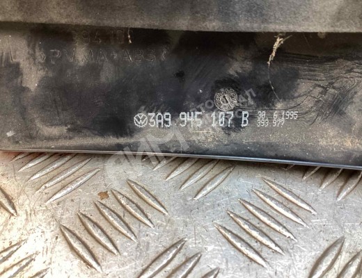 Фонарь крышки багажника левый Volkswagen Passat B4 (3A) 1993-1997  Volkswagen Passat Passat B4 (3A) 1993-1997