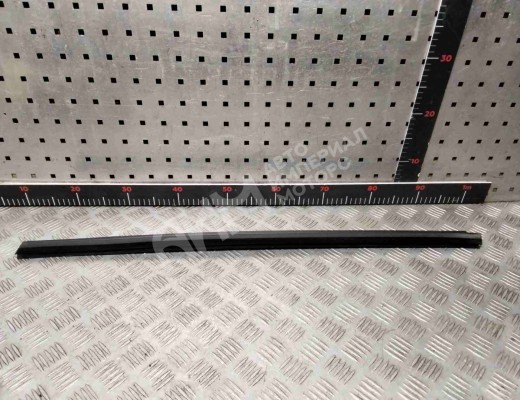 Молдинг стекла двери передней левой внутренний Volkswagen Passat B6 (3C) 2005-2010  Volkswagen Passat Passat B6 (3C) 2005-2010