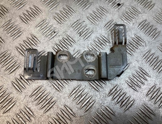Кронштейн Chrysler Voyager IV (RG) 2001-2008  Chrysler Voyager Voyager IV (RG) 2001-2008