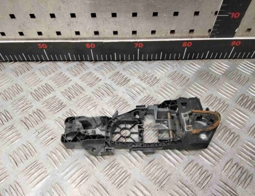 Скелет ручки наружной передней левой Volkswagen Passat B6 (3C) 2005-2010  Volkswagen Passat Passat B6 (3C) 2005-2010