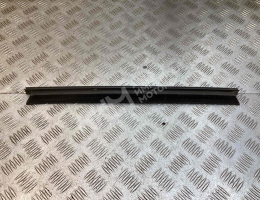 Молдинг стекла двери передней правой внутренний Ford Transit 2006-2013  Ford Transit Transit 2006-2013