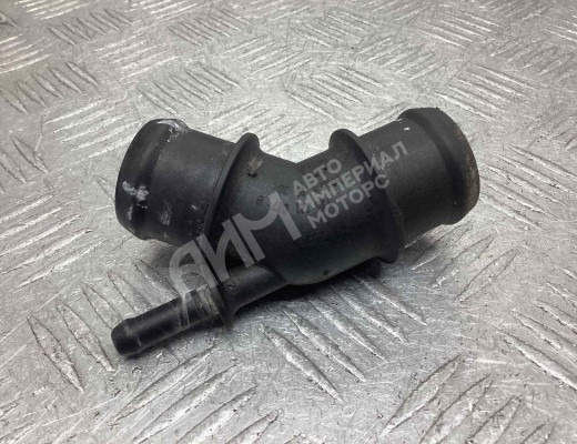 Фланец (тройник) системы охлаждения Volkswagen Golf IV (1J) 1997-2004  Volkswagen Golf Golf IV (1J) 1997-2004