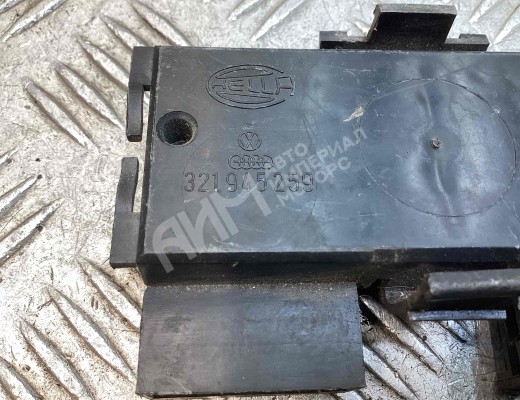 Панель (плата) фонаря заднего левого Volkswagen Passat B3 1988-1993  Volkswagen Passat Passat B3 1988-1993