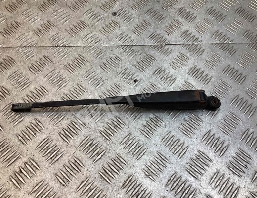 Щеткодержатель задний Volkswagen Passat B3 1988-1993  Volkswagen Passat Passat B3 1988-1993