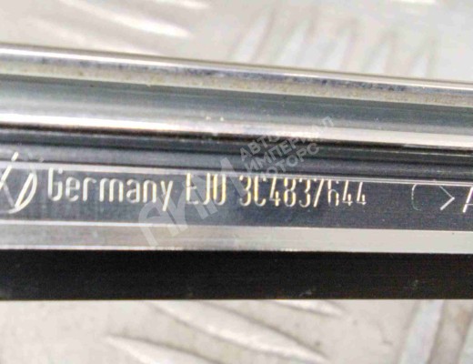 Молдинг двери передней правой Volkswagen Passat B6 (3C) 2005-2010  Volkswagen Passat Passat B6 (3C) 2005-2010