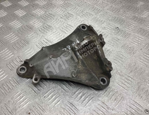 Кронштейн КПП Volkswagen Passat B5+ (3B) 2000-2005 рестайлинг  Volkswagen Passat Passat B5+ (3B) 2000-2005 рестайлинг
