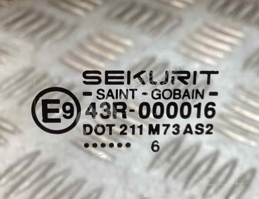 Стекло двери передней левой Volkswagen Caddy II (9K) 1995-2004  Volkswagen Caddy Caddy II (9K) 1995-2004