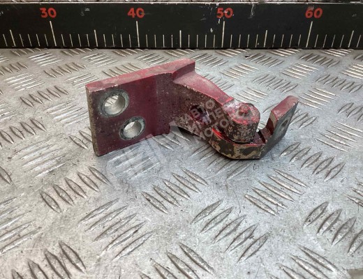 Петля двери передней правой Volkswagen Caddy II (9K) 1995-2003  Volkswagen Caddy Caddy II (9K) 1995-2003