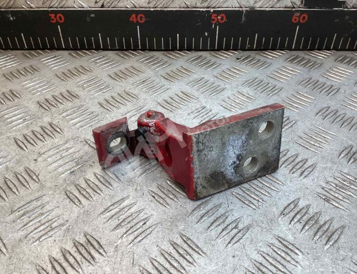 Петля двери передней правой Volkswagen Caddy II (9K) 1995-2004  Volkswagen Caddy Caddy II (9K) 1995-2004