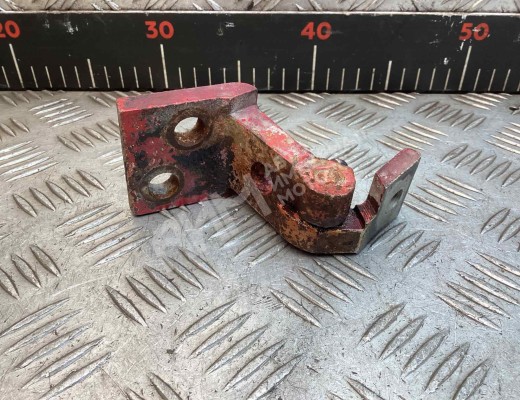 Петля двери передней правой Volkswagen Caddy II (9K) 1995-2004  Volkswagen Caddy Caddy II (9K) 1995-2004