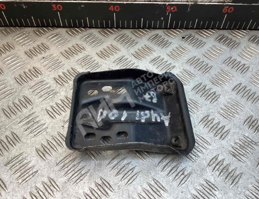 Кронштейн усилителя бампера переднего (домик) Audi 100 C3 1982-1991  Audi 100 100 C3 1982-1991