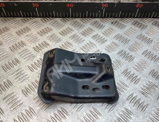 Кронштейн усилителя бампера переднего (домик) Audi 100 C3 1982-1991  Audi 100 100 C3 1982-1991